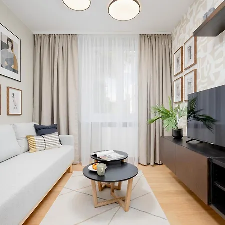 Baluckiego Modern & Cozy Stary Mokotow By Renters Apartament